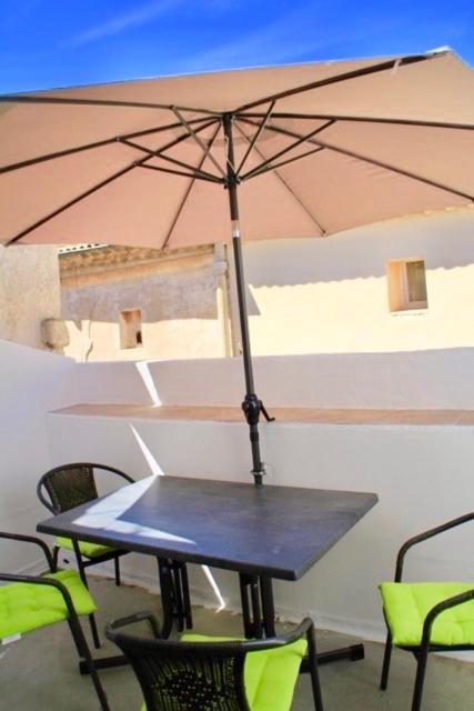 Beach, Wine, Dining, Sports, Summer, Winter Apartment Serignan Bagian luar foto
